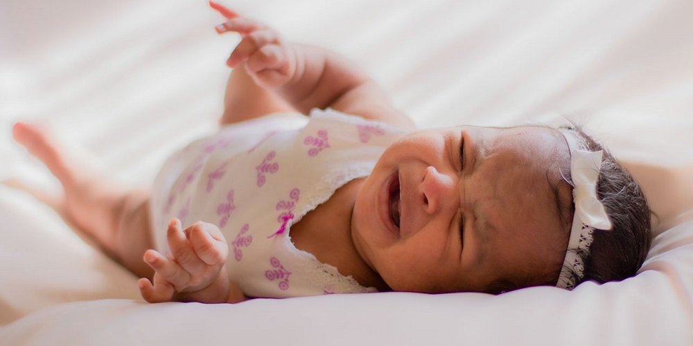 5 Raisons Pour Un Bebe De Pleurer En Dormant